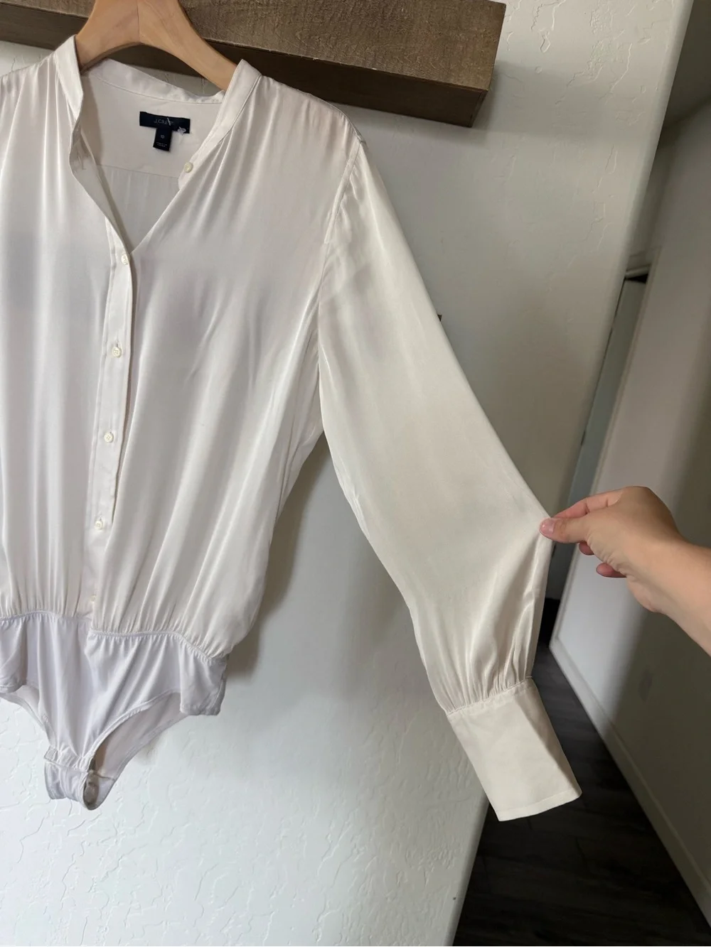 J crew|SILK Off White Long-Sleeve Ivory Button-Front Bodysuit•••Size 10,Drapey